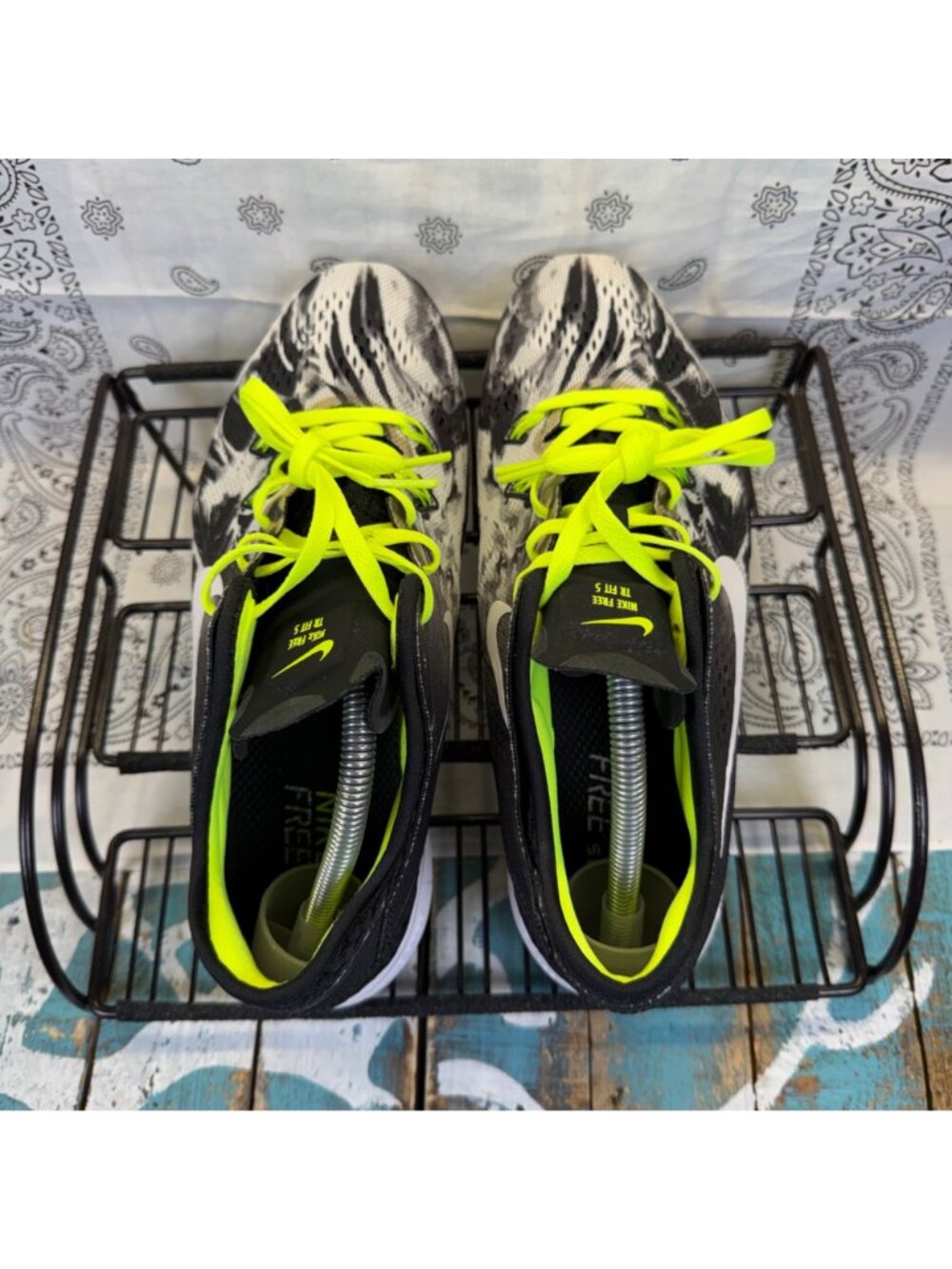 Nike Free 5.0 704695-014 Black Volt White Womens Size 8.5 Running Shoes - Picture 9 of 10
